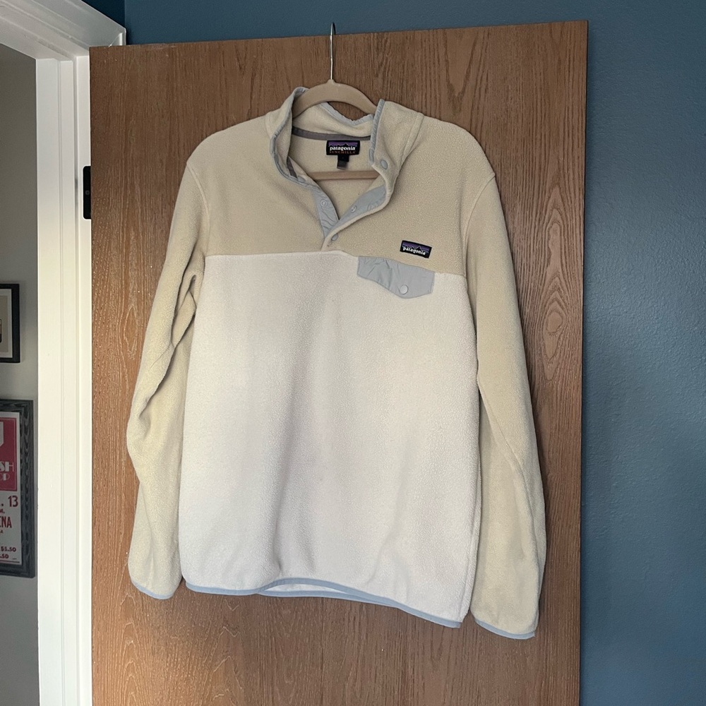 Patagonia Two-Tone Cream and Light Gray Snap-T Fleece Pullover